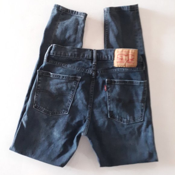 Levi's Blue Jeans - Picture 2 of 4